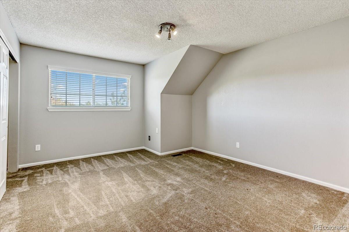 10417 Red Mountain W