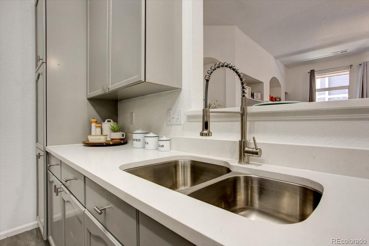 14211 E 1st Drive Unit: 202