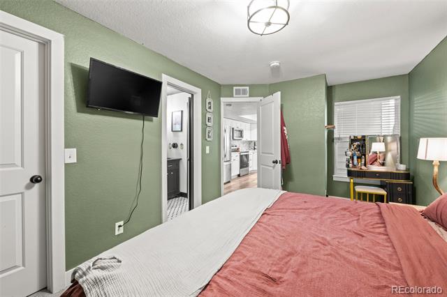 932 S Dearborn Way Unit: 11