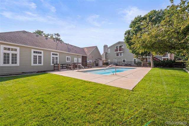 932 S Dearborn Way Unit: 11