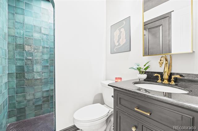 932 S Dearborn Way Unit: 11