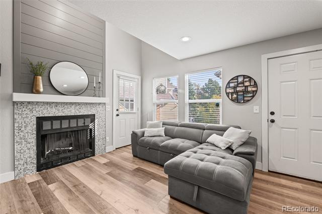932 S Dearborn Way Unit: 11
