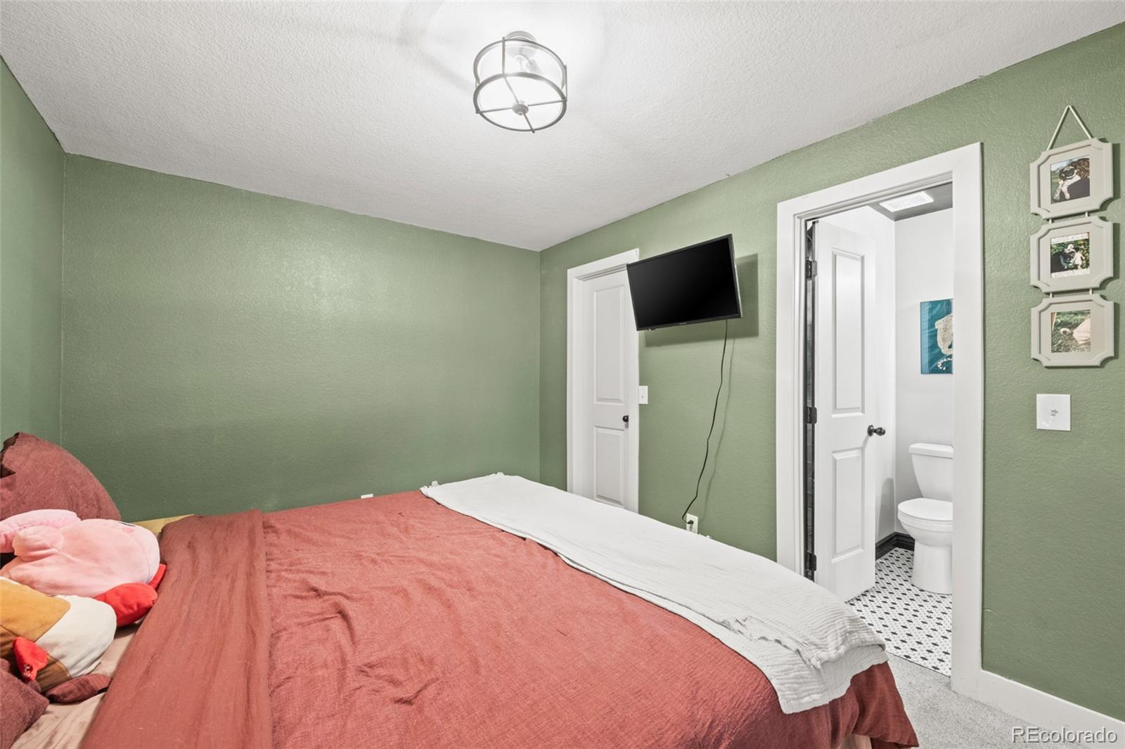 932 S Dearborn Way Unit: 11