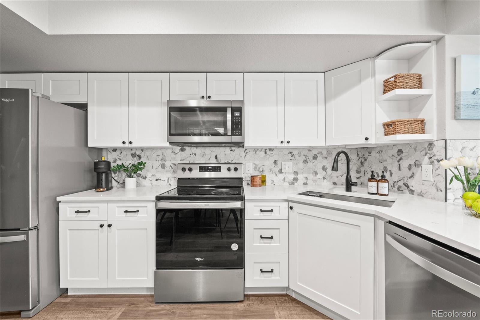 932 S Dearborn Way Unit: 11