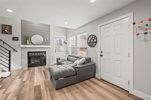 932 S Dearborn Way Unit: 11