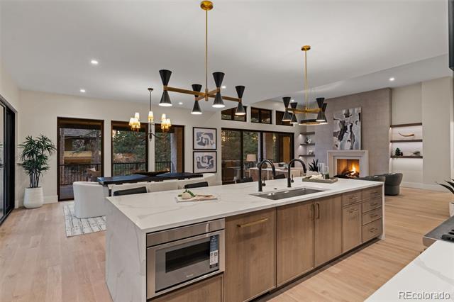 2580 Saddleback Drive