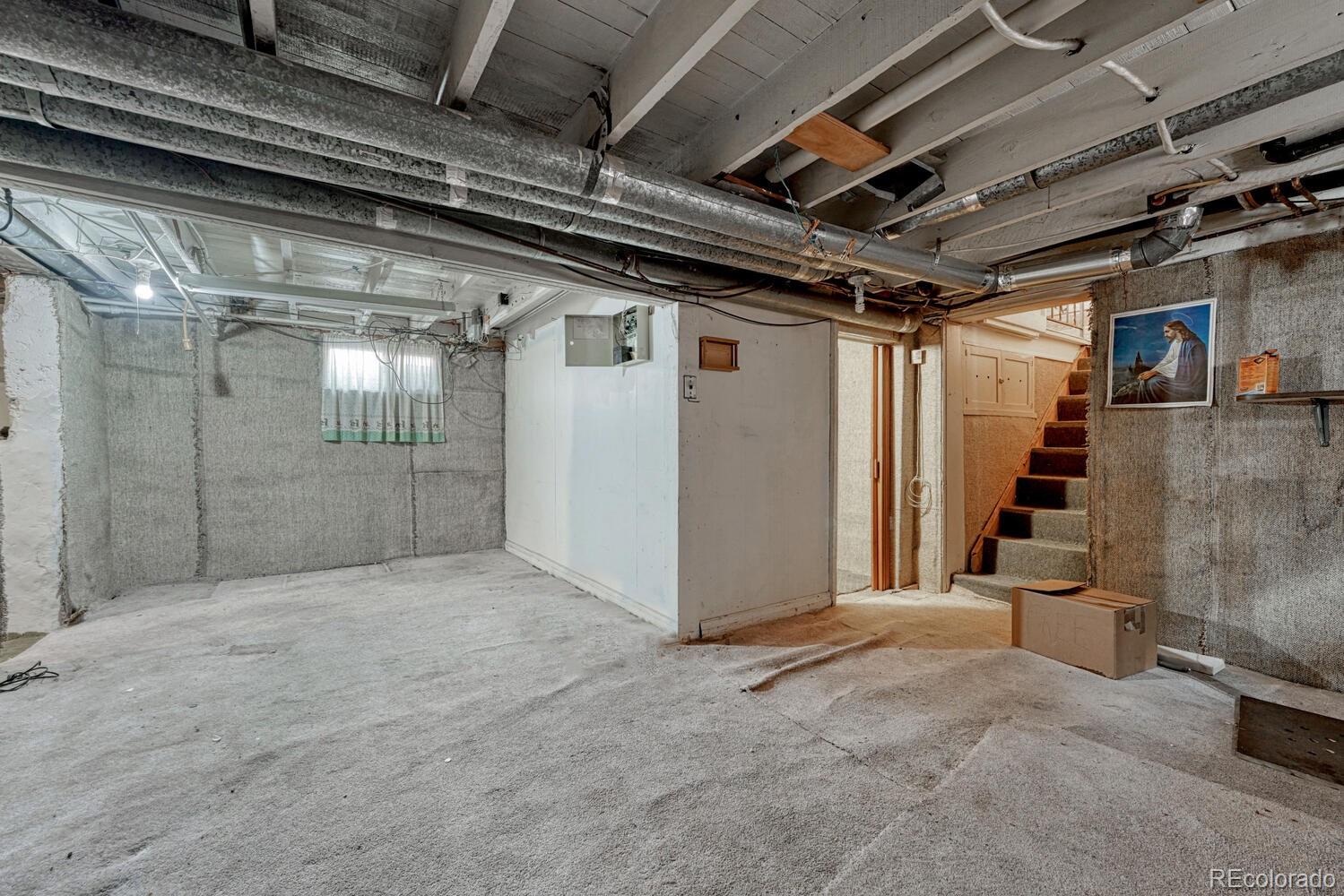 2421 W 38th Avenue