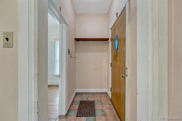 2421 W 38th Avenue