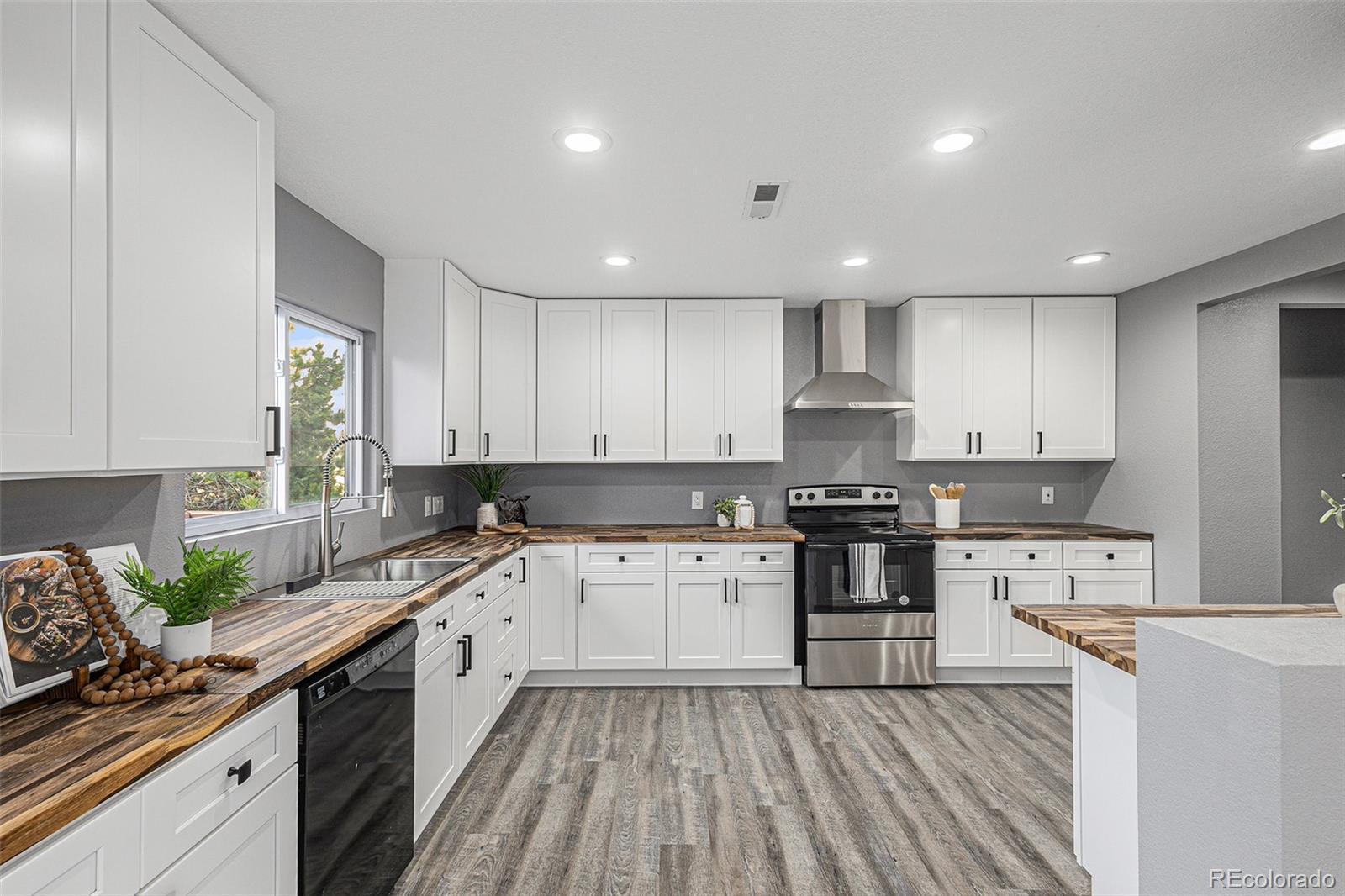 4432 Sentinel Rock