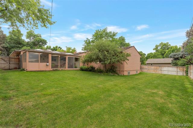 2309 E Floyd Place