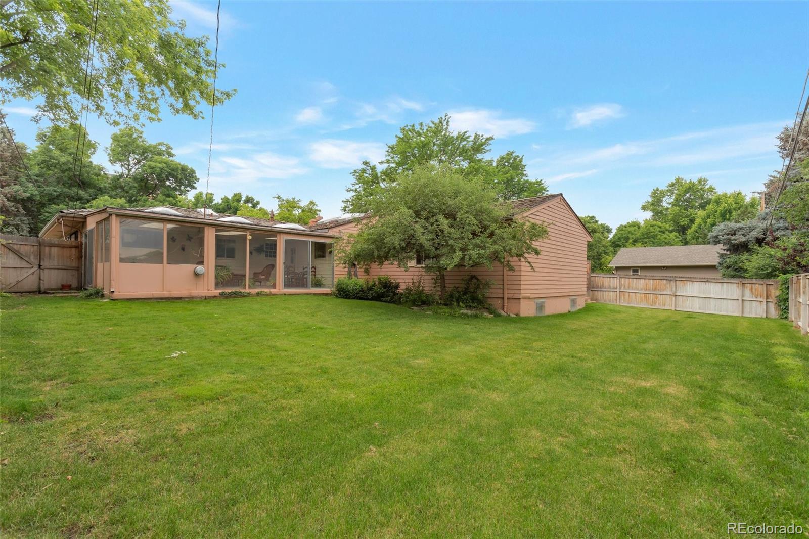 2309 E Floyd Place