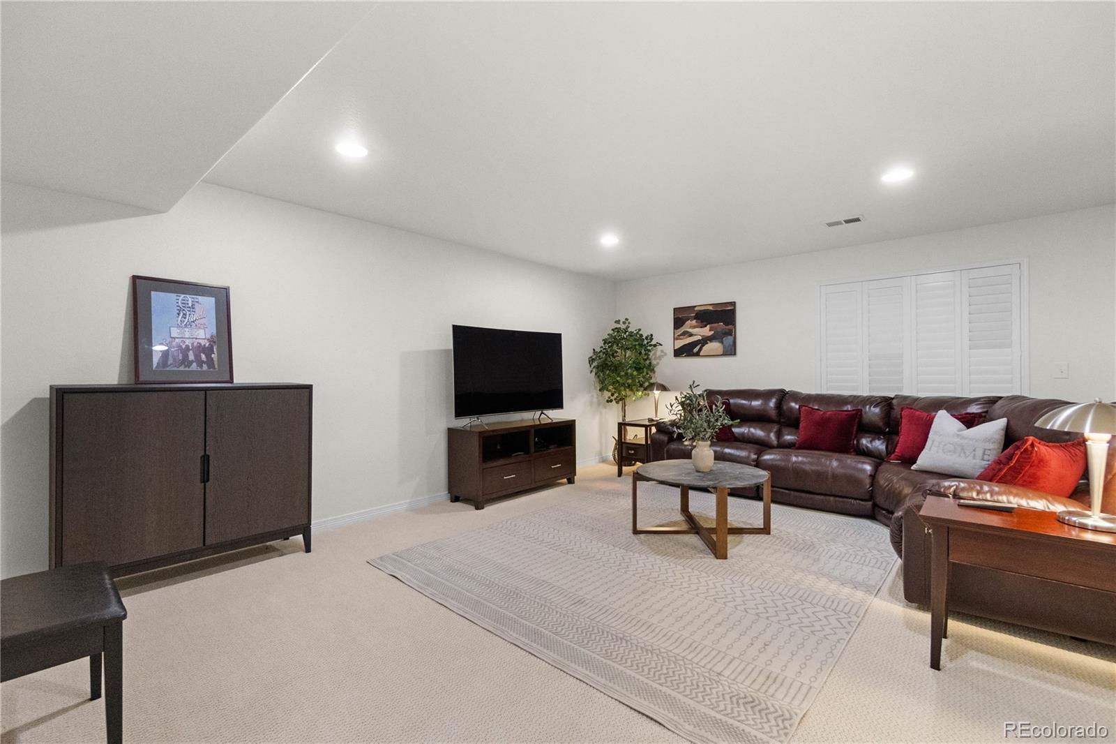 22241 E Euclid Drive