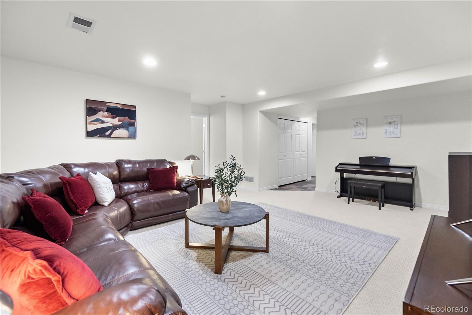 22241 E Euclid Drive
