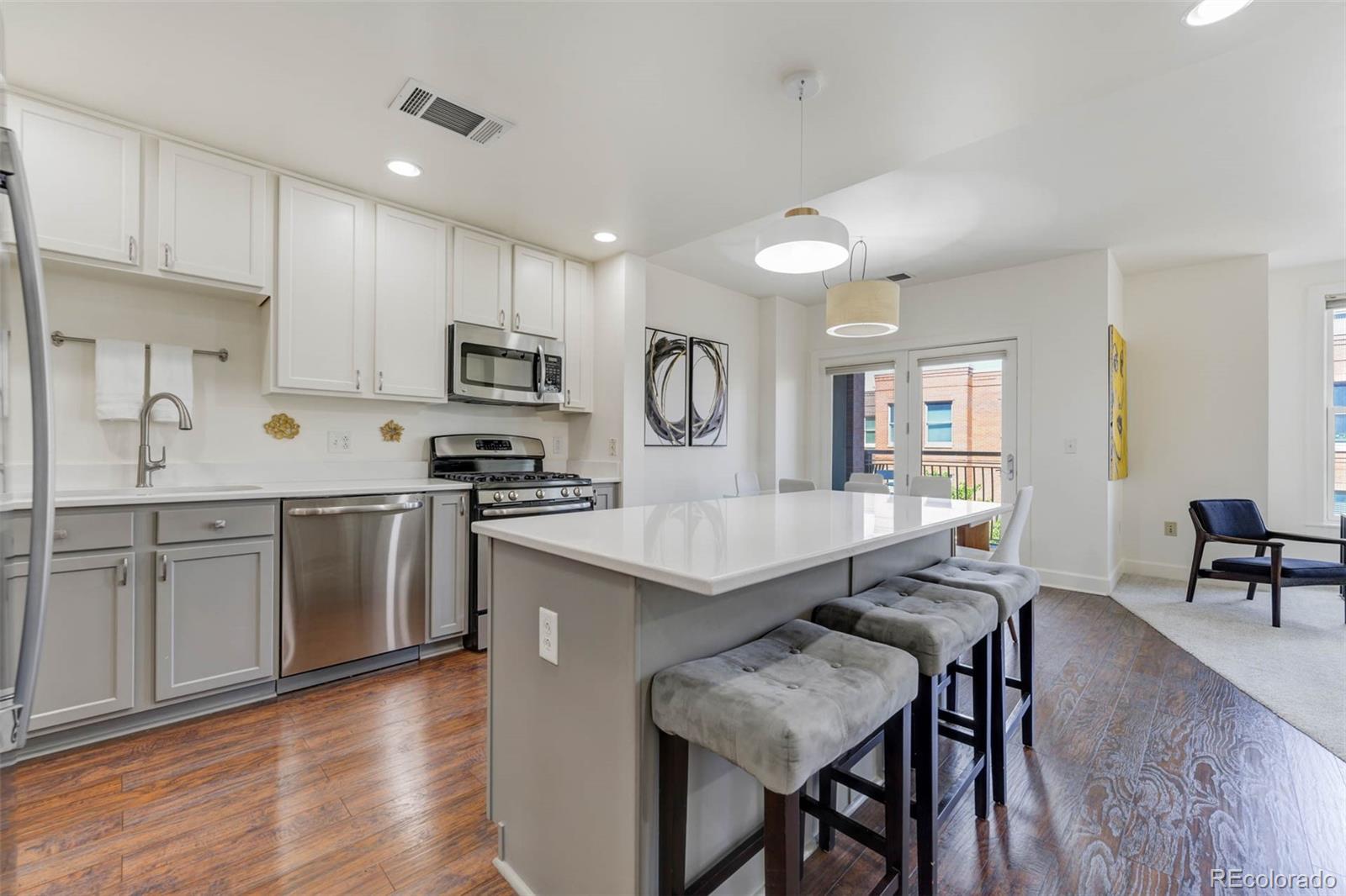 1630 N Clarkson Street Unit: 408