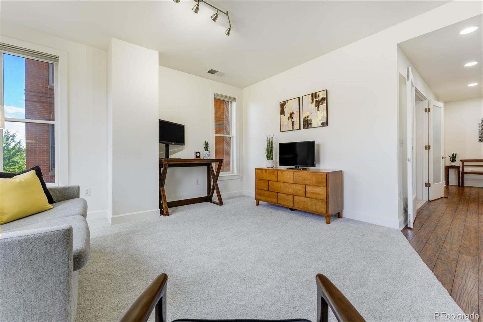 1630 N Clarkson Street Unit: 408