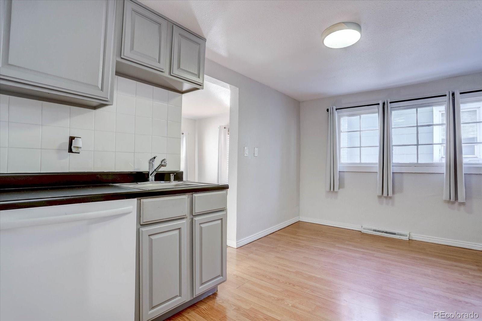 939 Knox Court