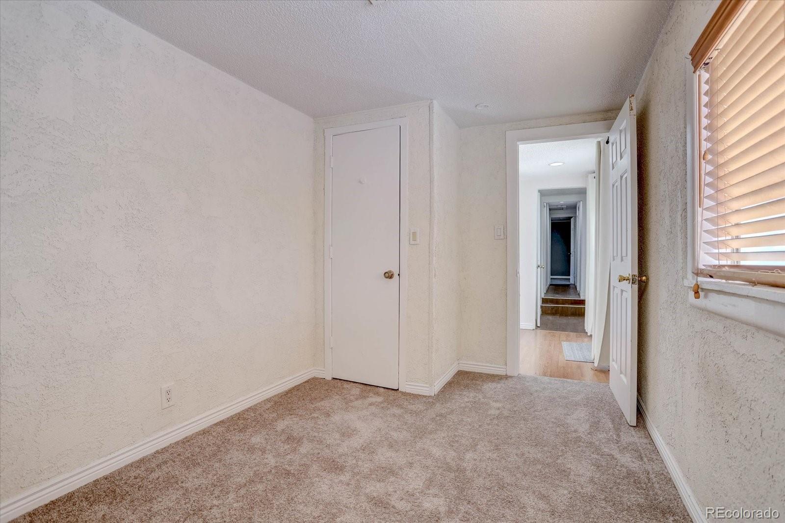 939 Knox Court