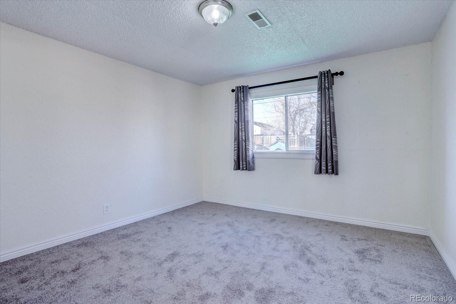 939 Knox Court