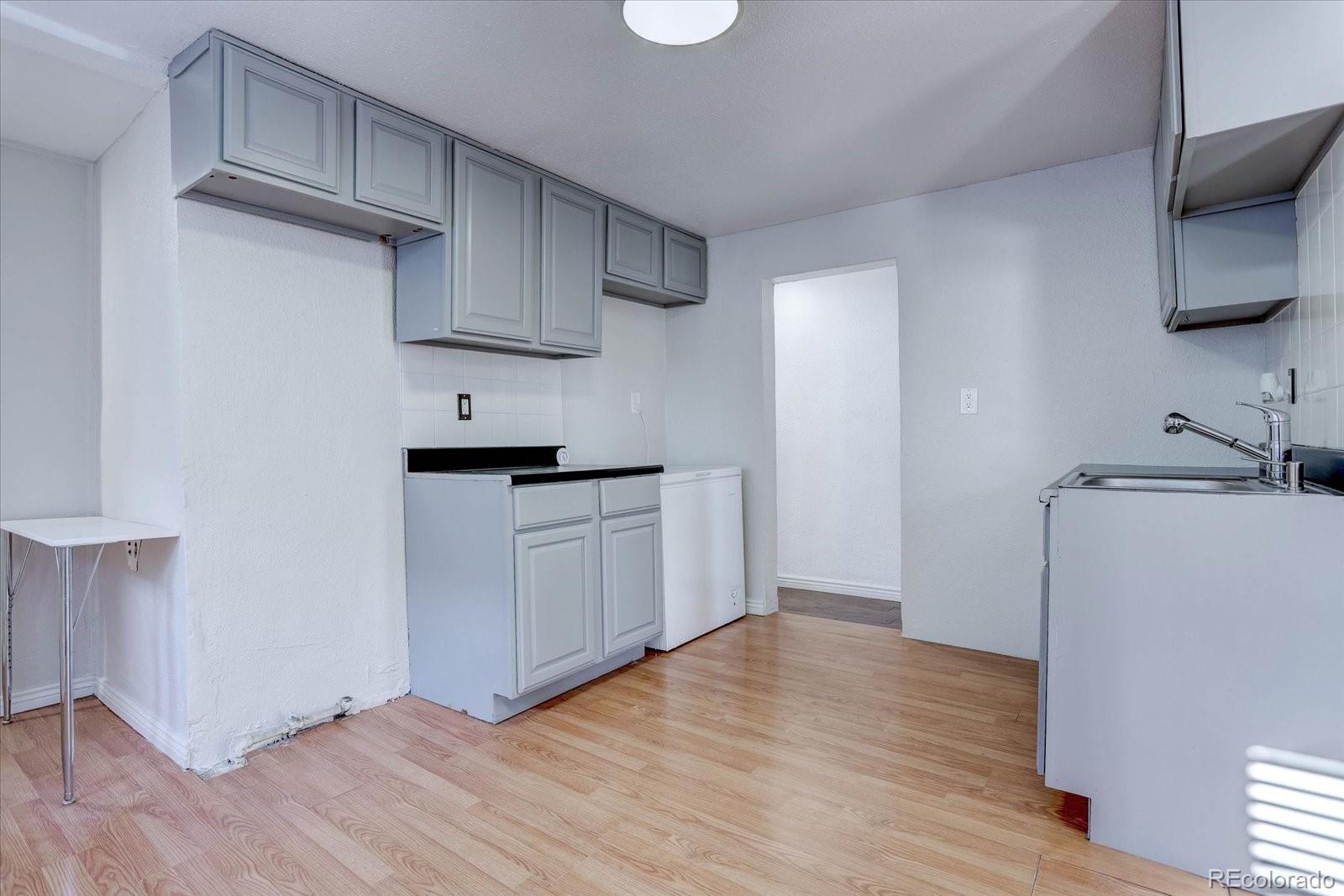 939 Knox Court
