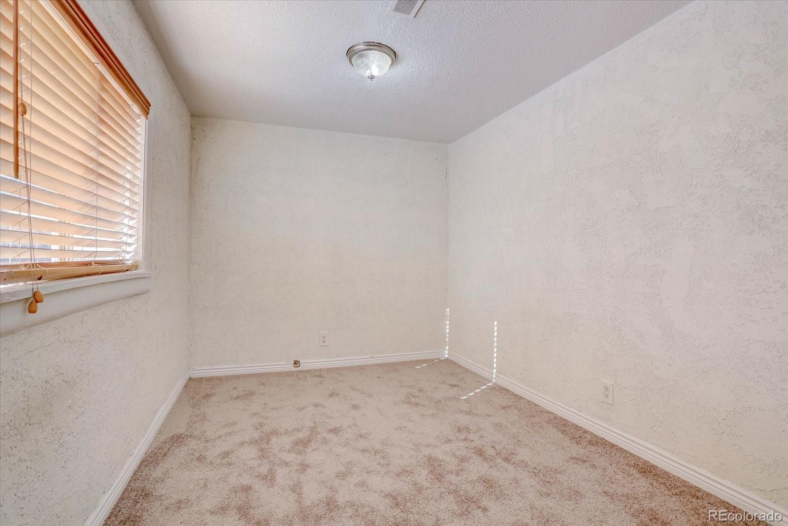 939 Knox Court