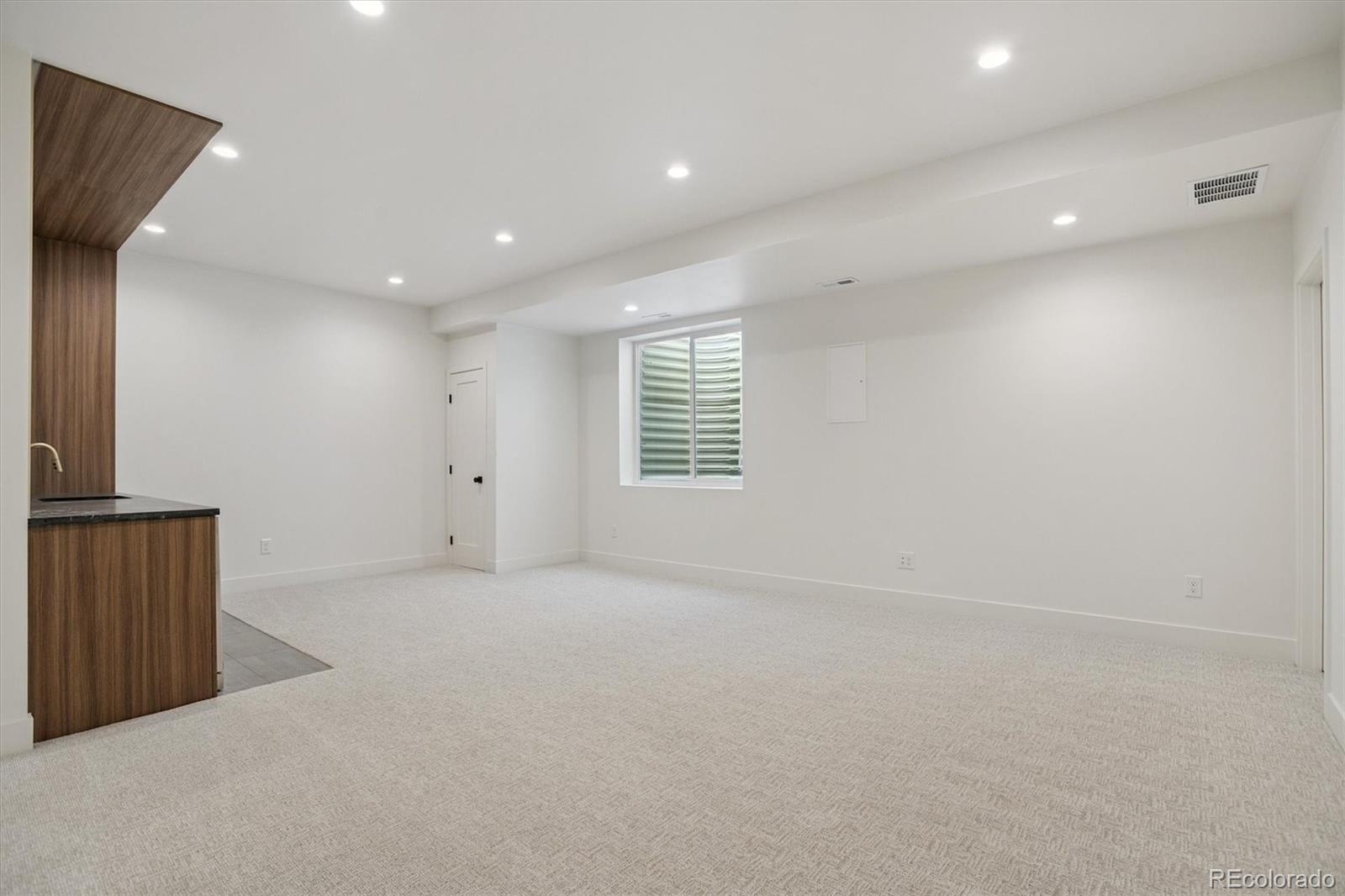 75 W Harvard Avenue
