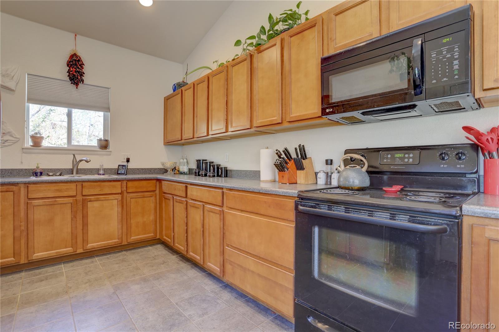8457 Tejon Way
