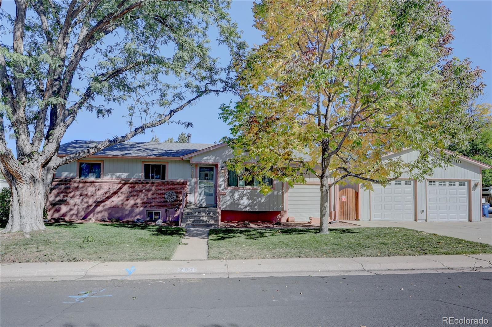 707 W Davies Way