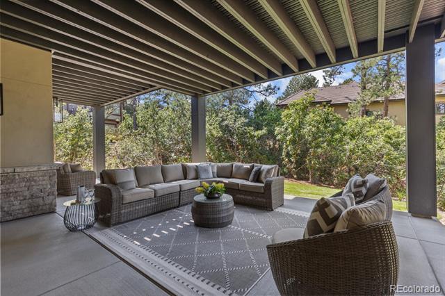 2596 Saddleback Drive