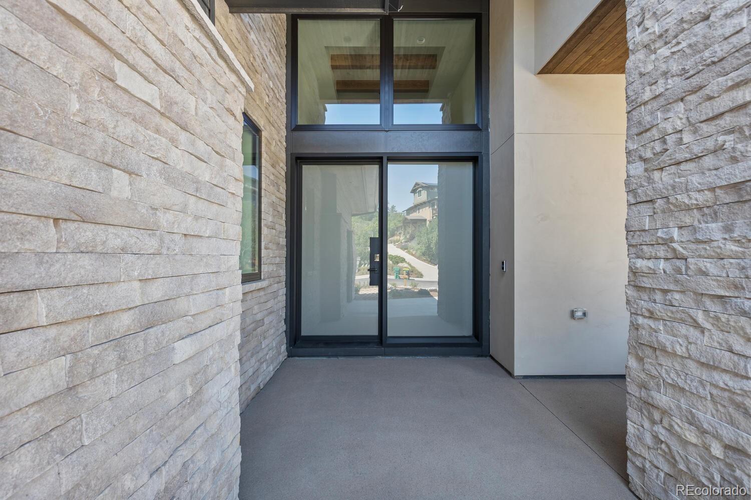 2596 Saddleback Drive