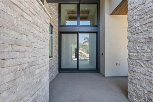 2596 Saddleback Drive