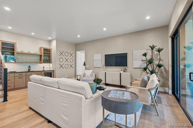 2596 Saddleback Drive