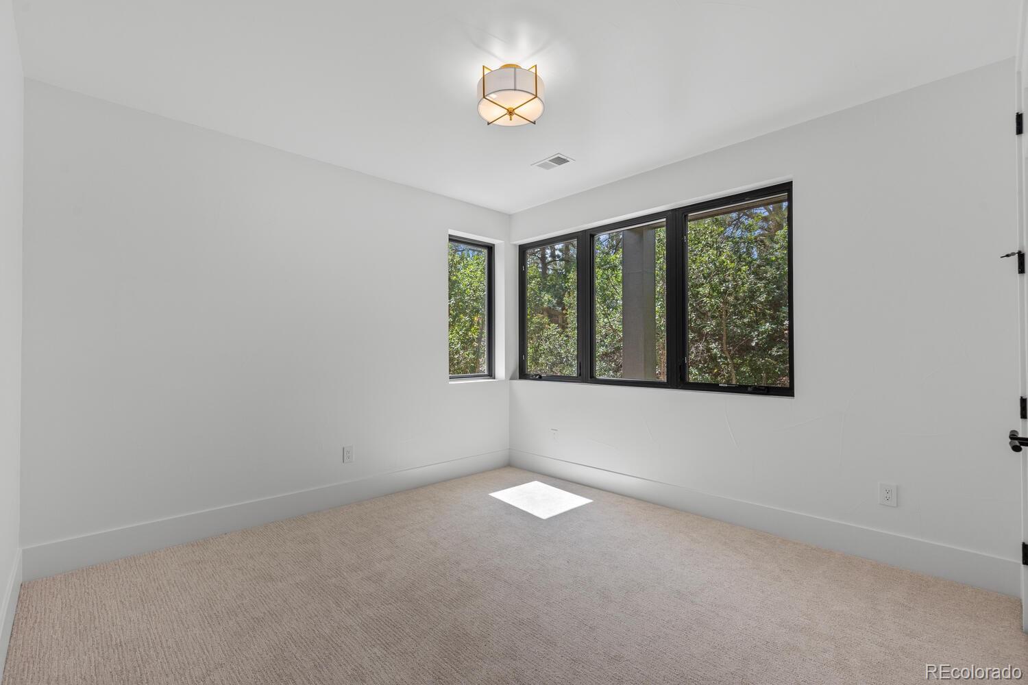 2596 Saddleback Drive