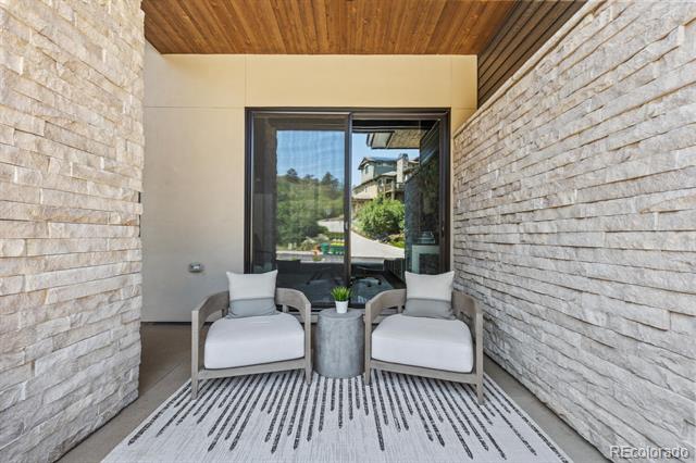 2596 Saddleback Drive