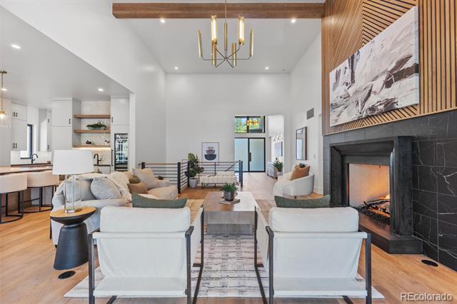 2596 Saddleback Drive