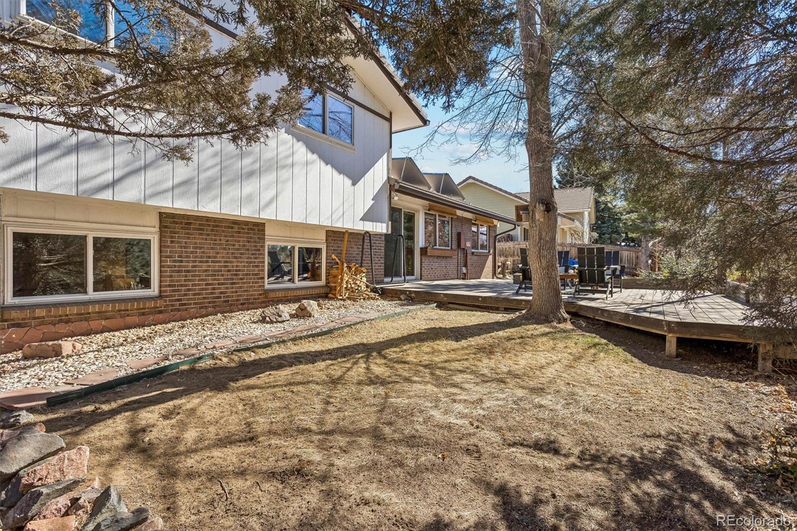 6613 S Pontiac Court