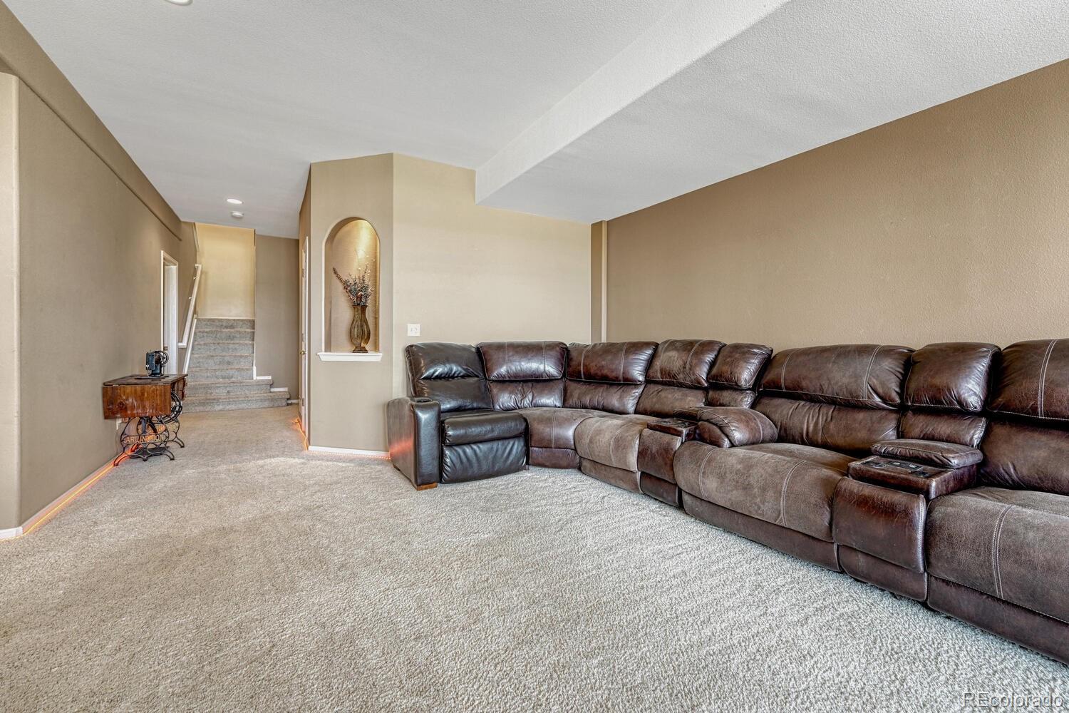 2809 Newport Circle