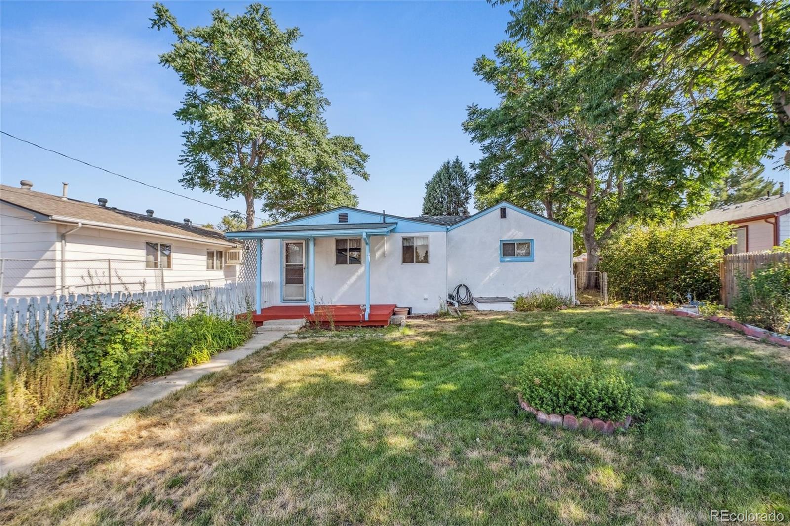 2650 W Wesley Avenue