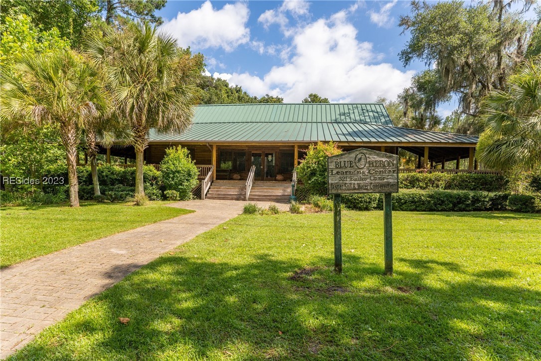925 Bailey Lane