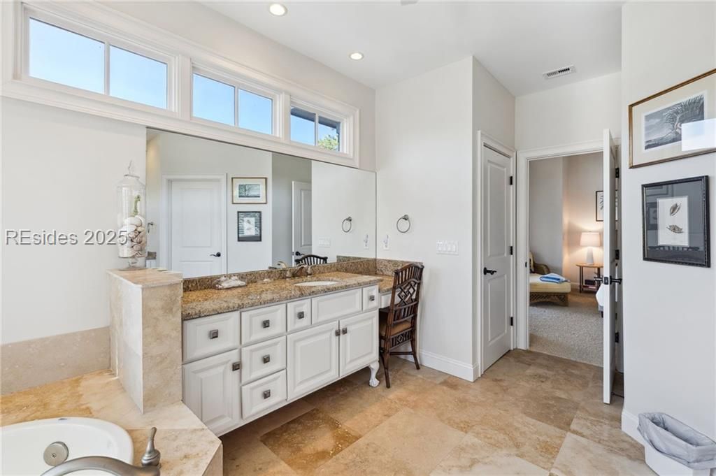 3 Gull Point Road