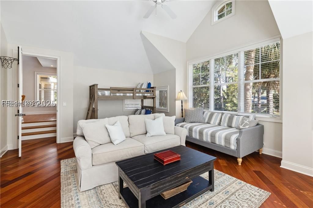 3 Gull Point Road
