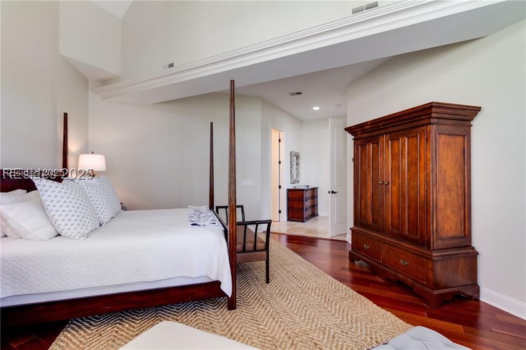 3 Gull Point Road