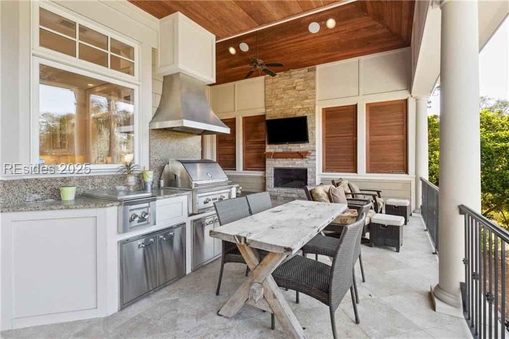 3 Gull Point Road