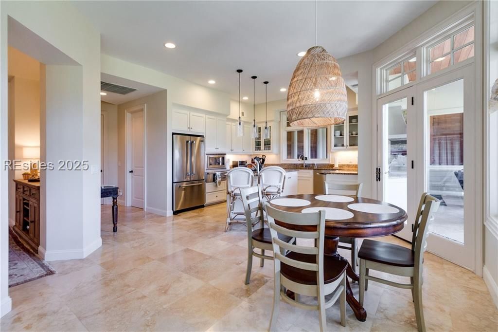 3 Gull Point Road