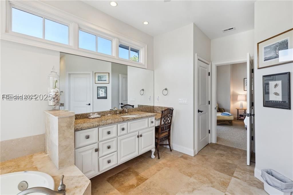 3 Gull Point Road
