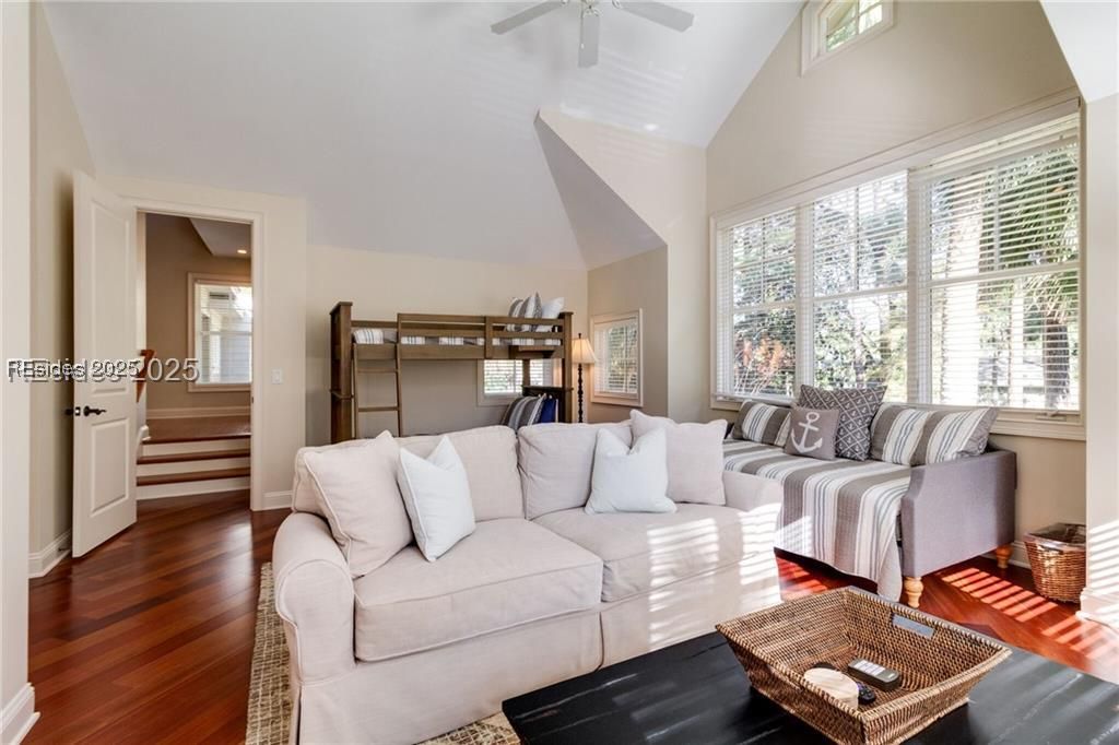 3 Gull Point Road