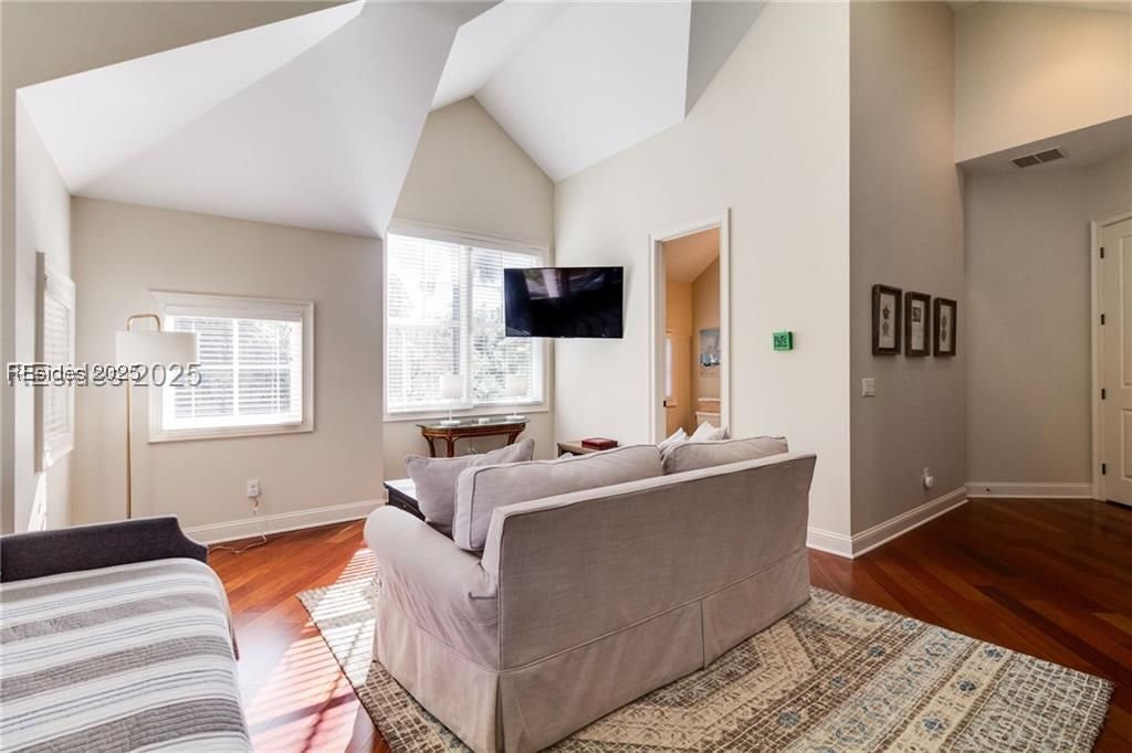 3 Gull Point Road