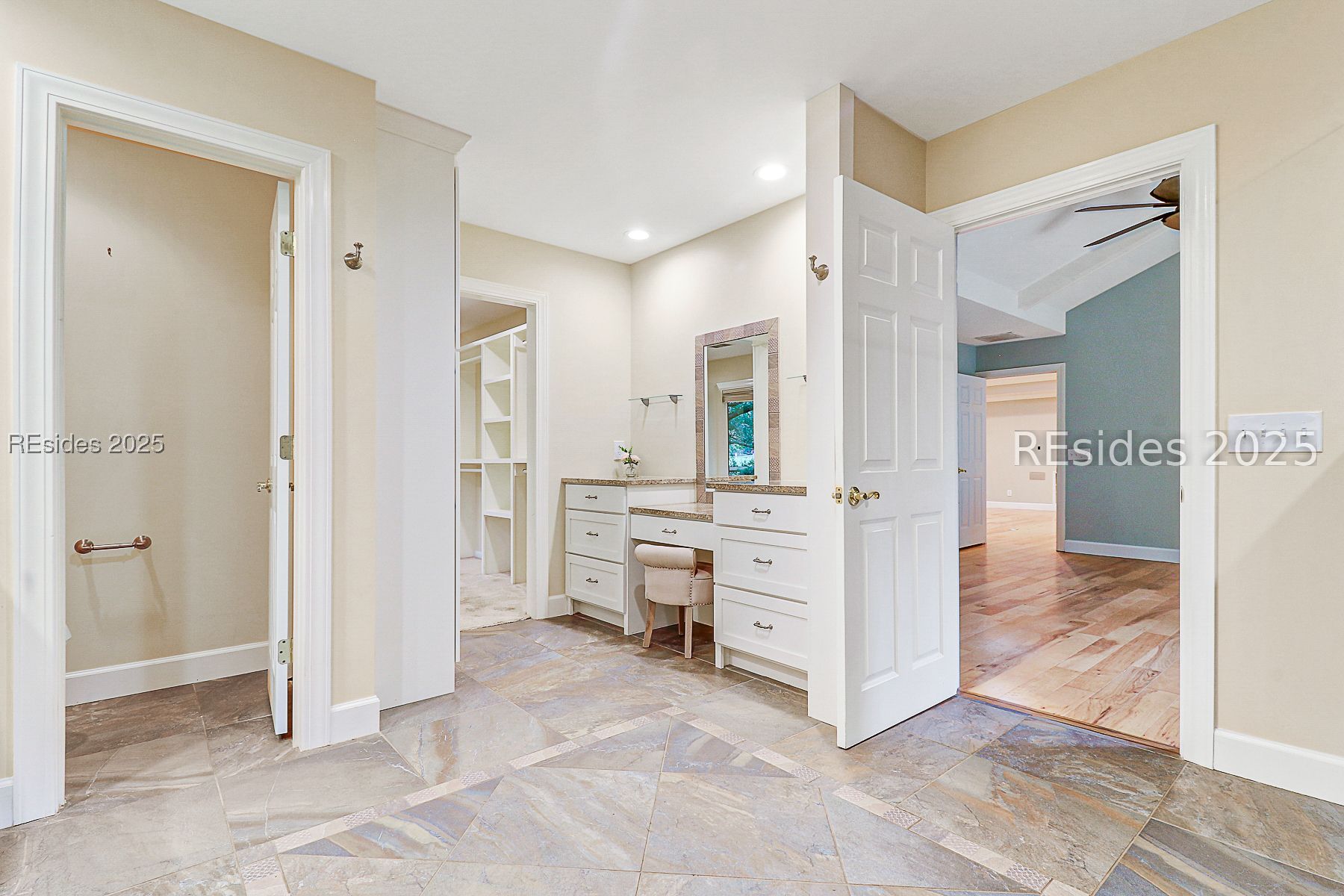 4 Fox Meadow Drive