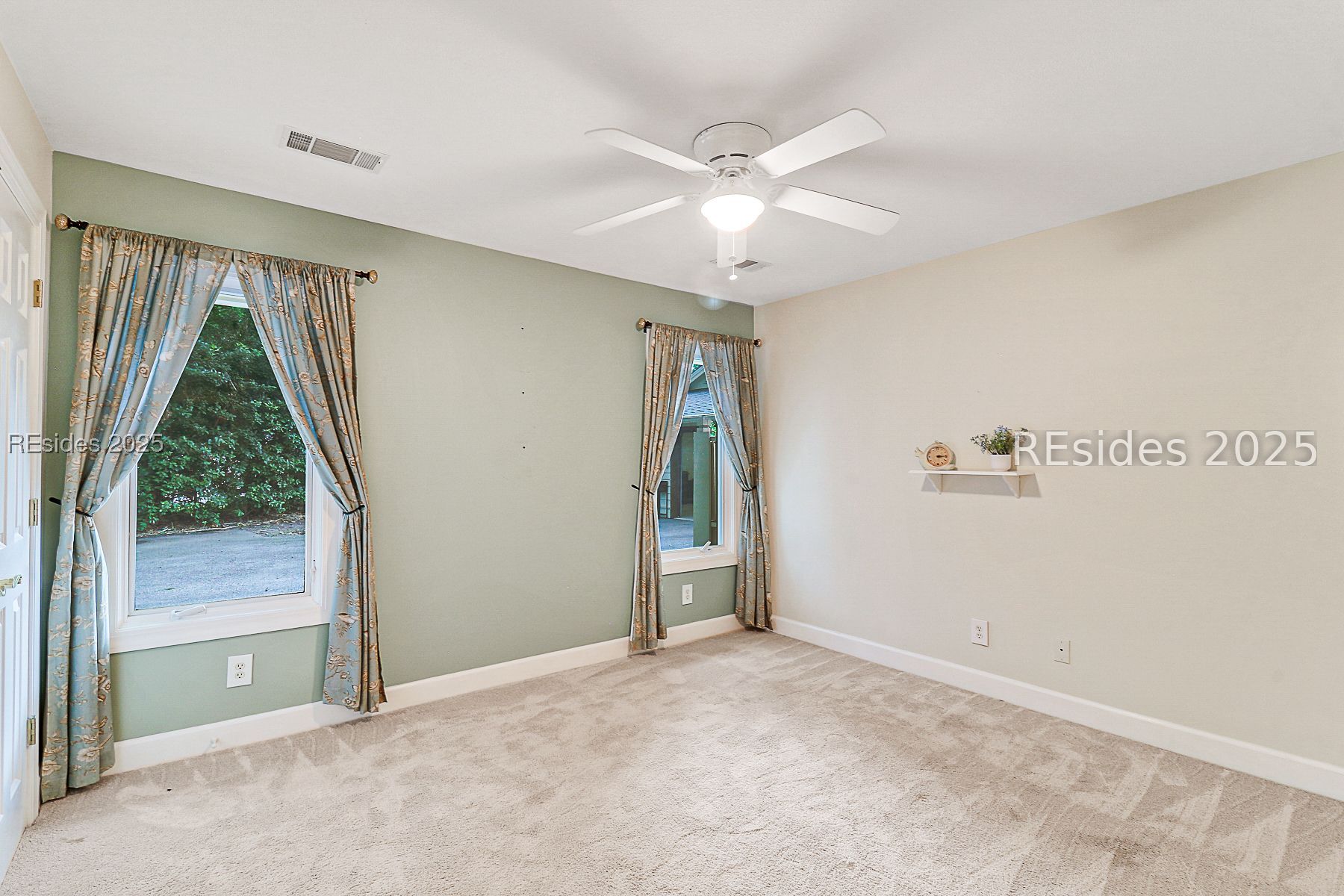 4 Fox Meadow Drive