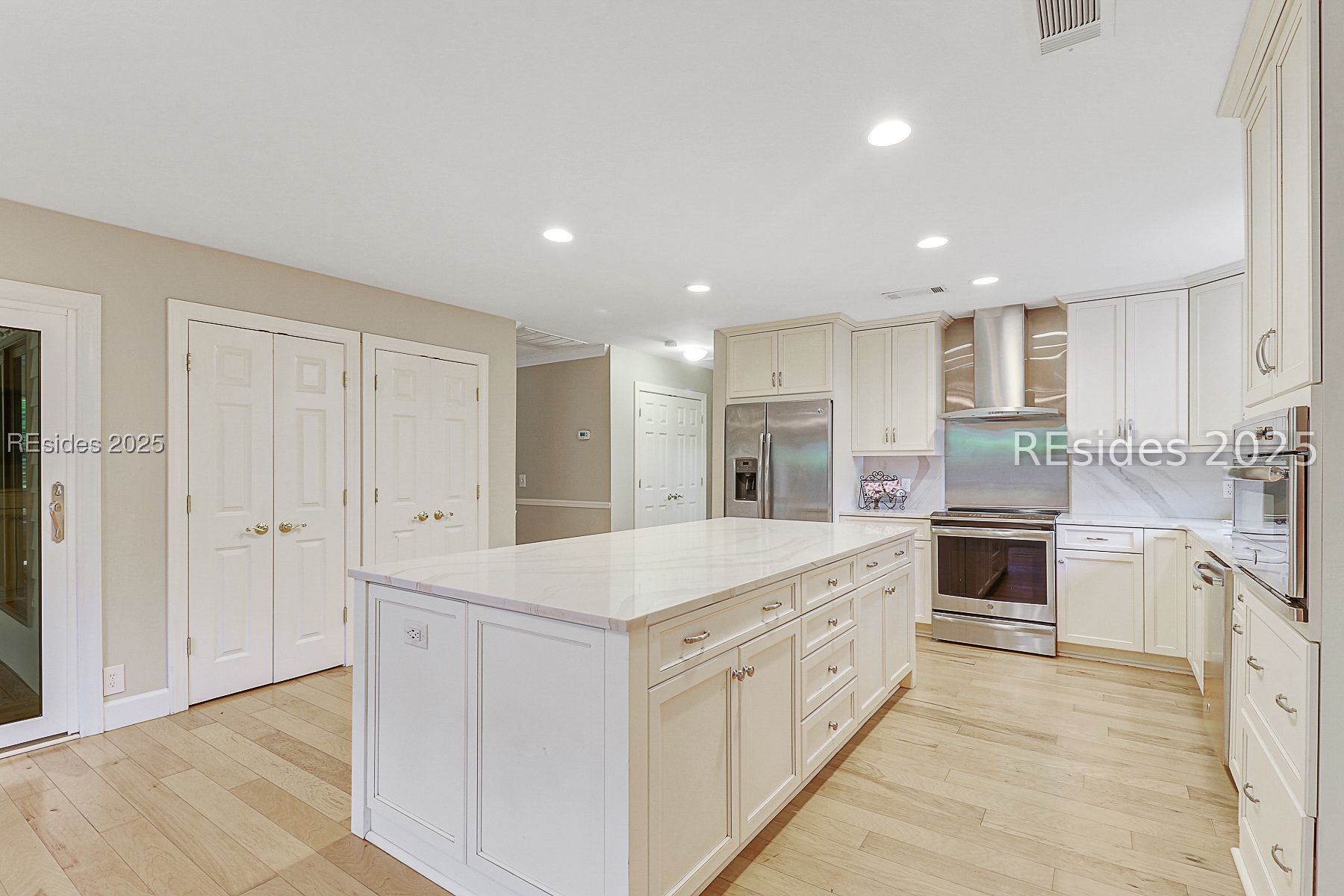 4 Fox Meadow Drive