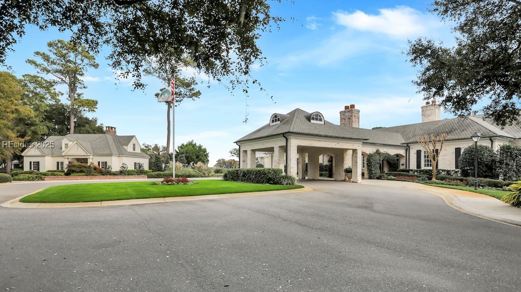 71 Lexington Dr